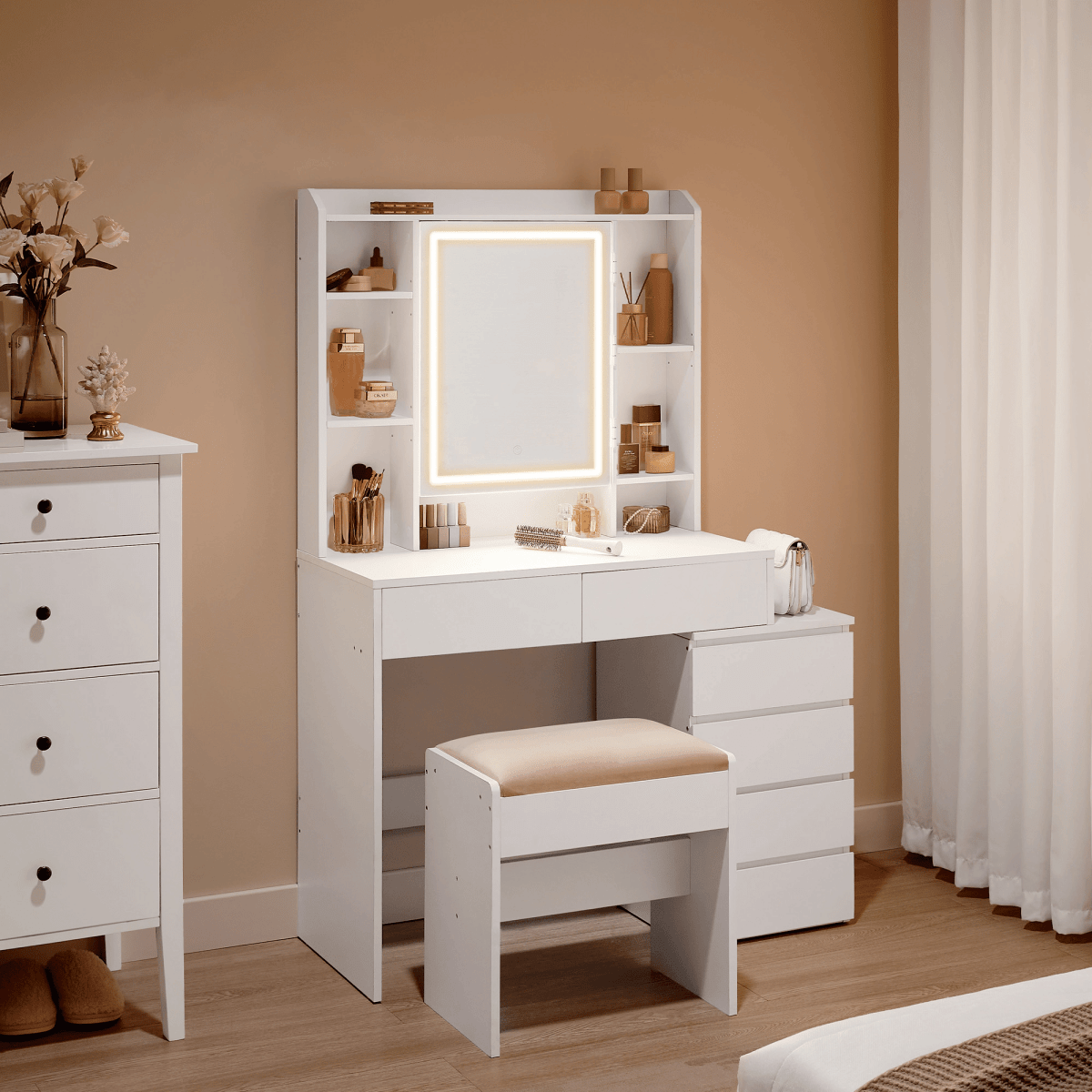 Schminktisch - Clara - in Wolkenweiß mit LED - Beleuchtung & Hocker - nestful
