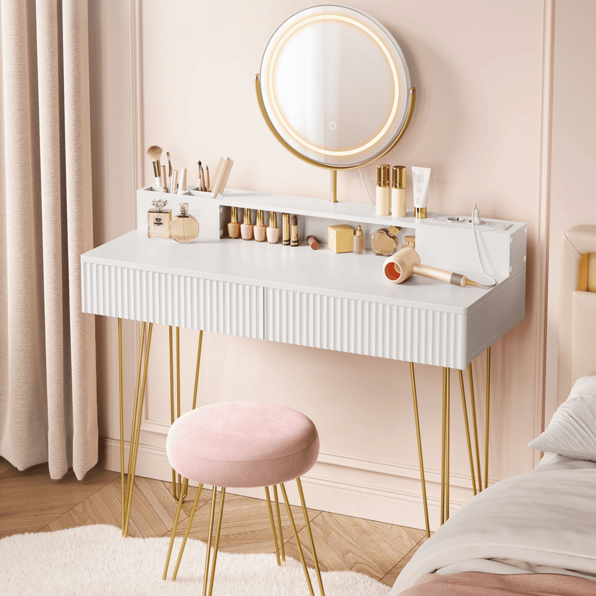 Schminktisch - Elodie - in Weiß mit Spiegel, Licht & Hocker - nestful