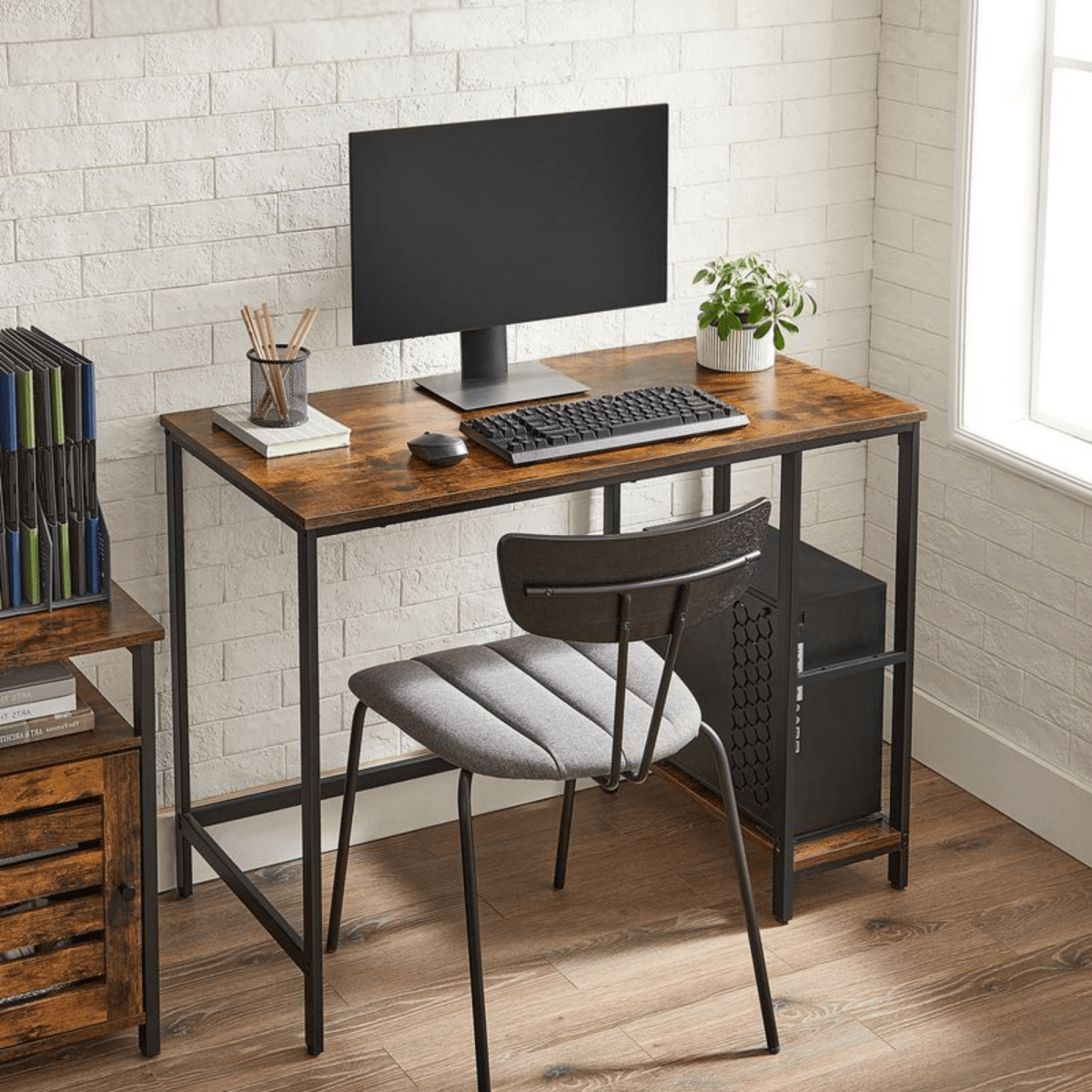 Schreibtisch 100 × 50 cm – Milo – mit 2 Ablagen im Industrie - Design - nestful